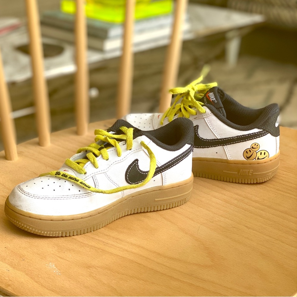 Nike Air Force 1 LV8 “Smile” shoe children’s size 1